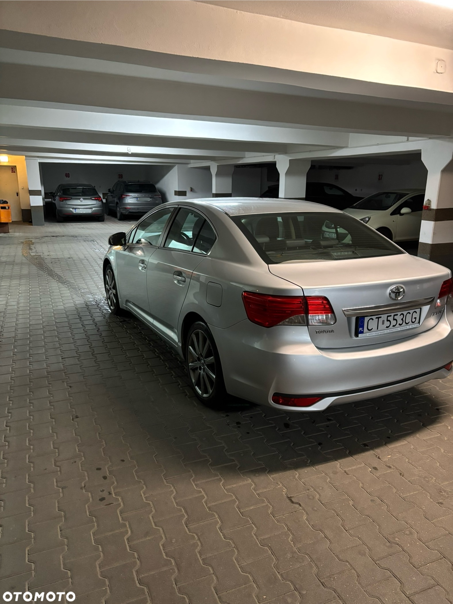 Toyota Avensis 1.8 Sol NAVI MS - 8