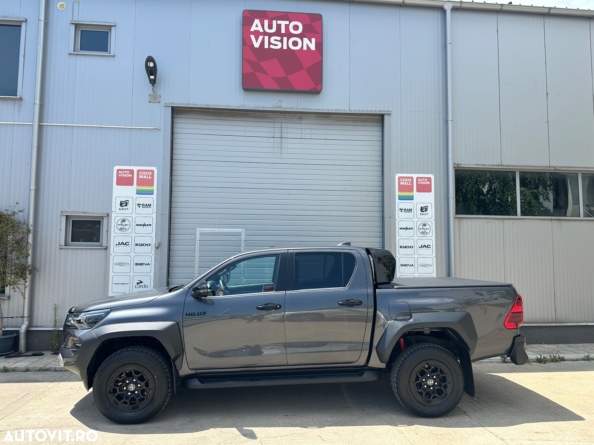 Toyota Hilux 2.8D 204CP 4x4 Double Cab AT GR Sport - 8