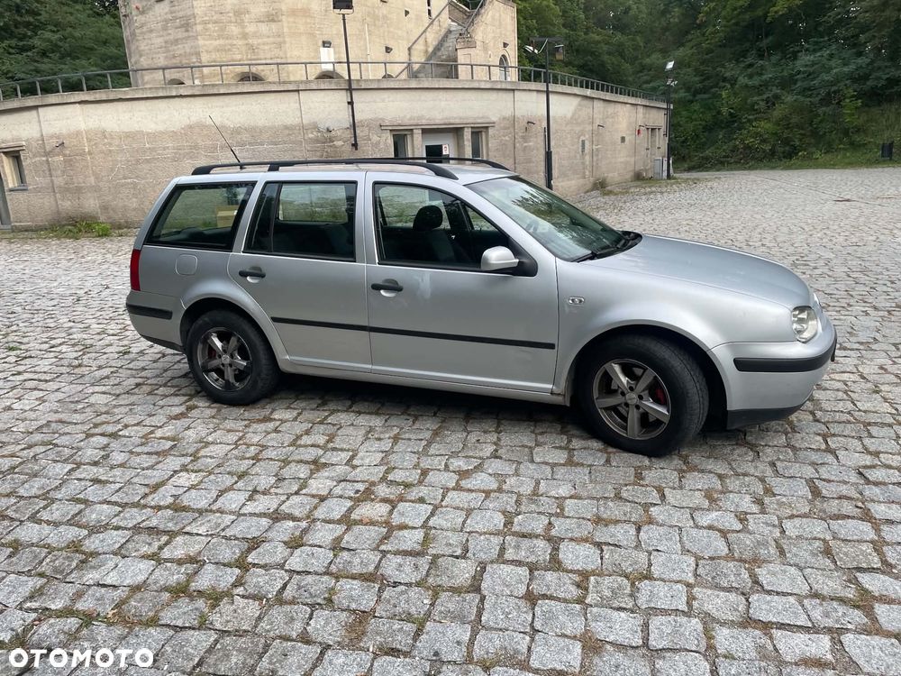 Volkswagen Golf 1.9 TDI Basis Tiptr - 2