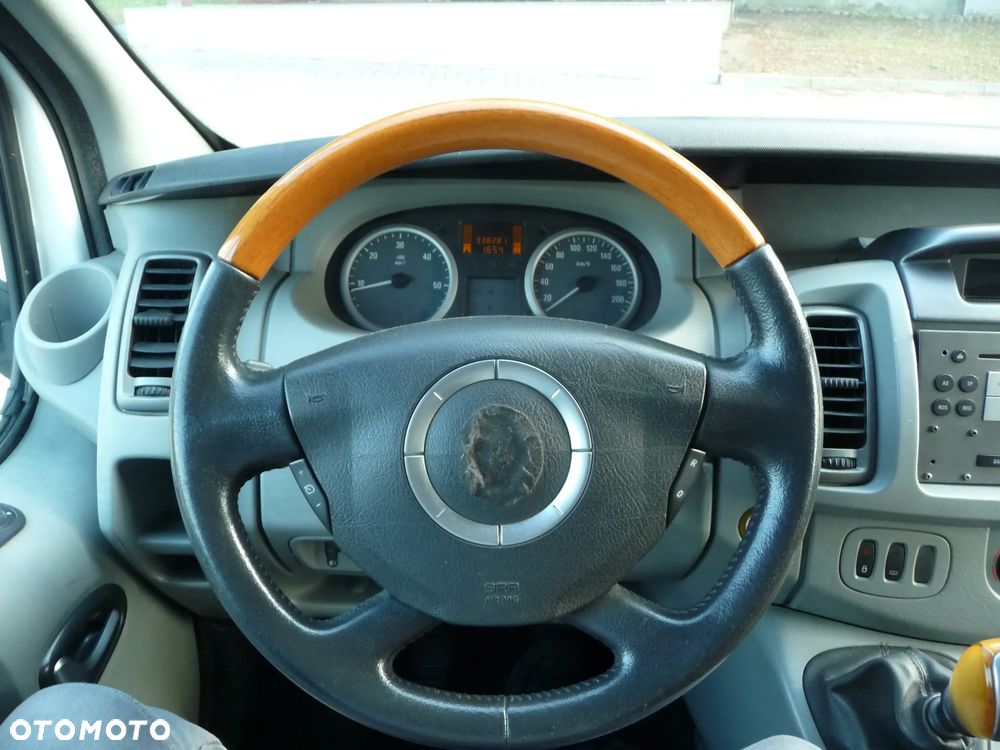 Opel Vivaro - 11