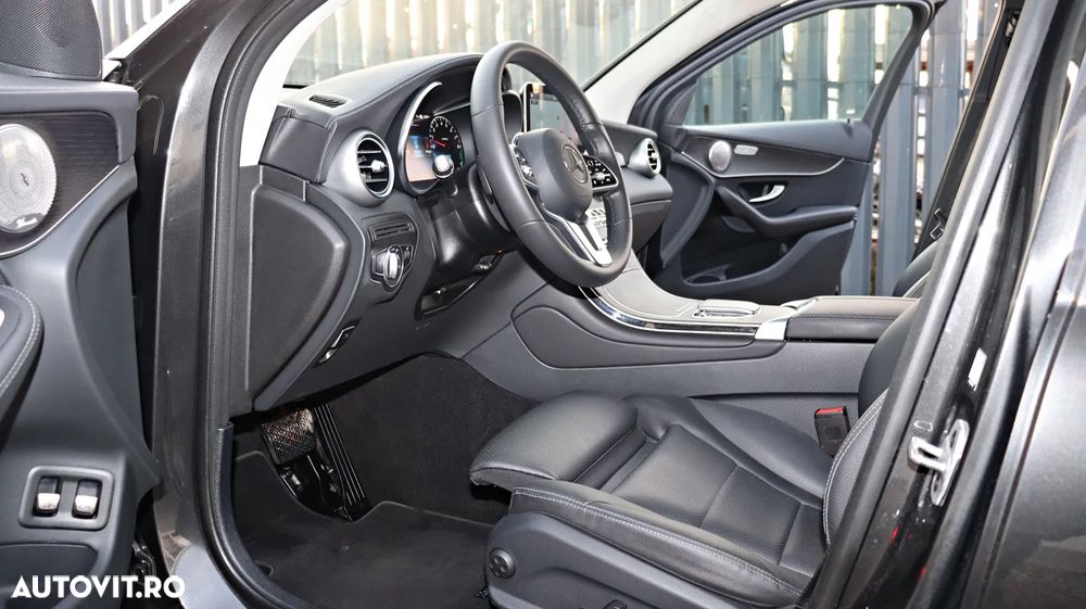 Mercedes-Benz GLC 300 e 4MATIC - 12