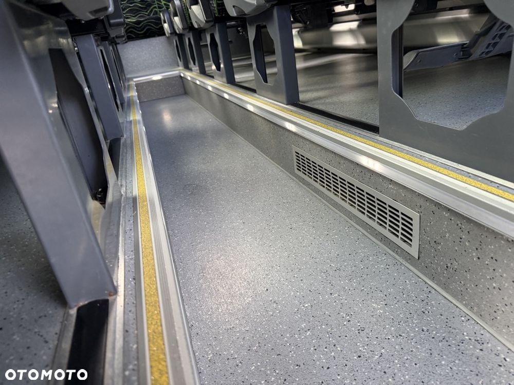 Mercedes-Benz Sprinter 519 - 30