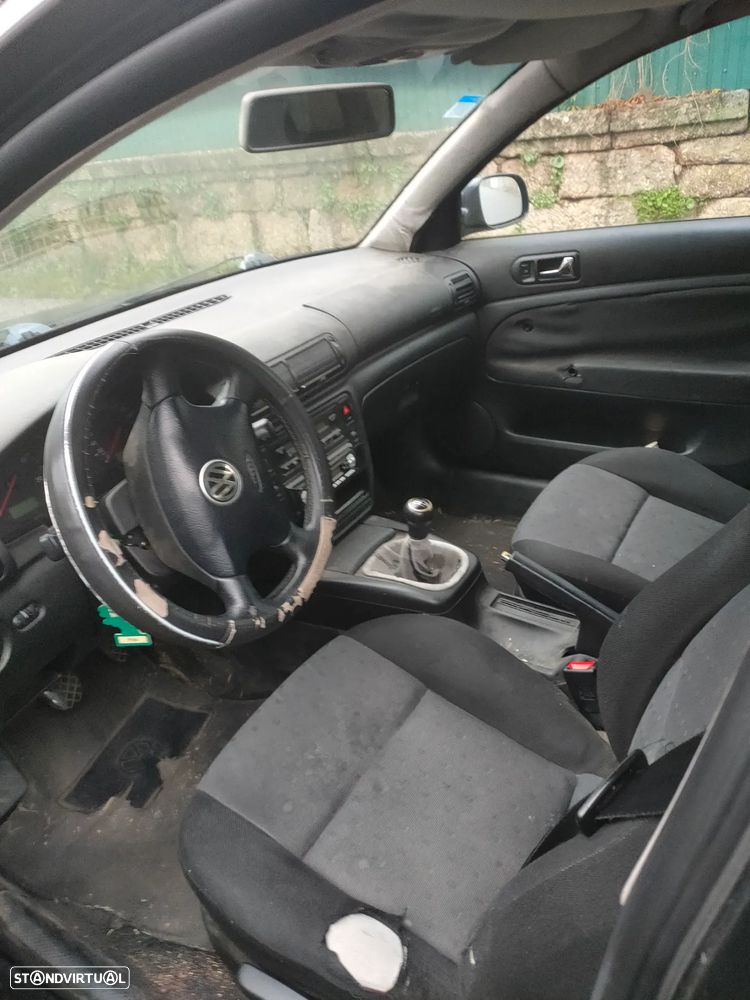 VW Passat Variant 1.9 TDi Confortline - 14