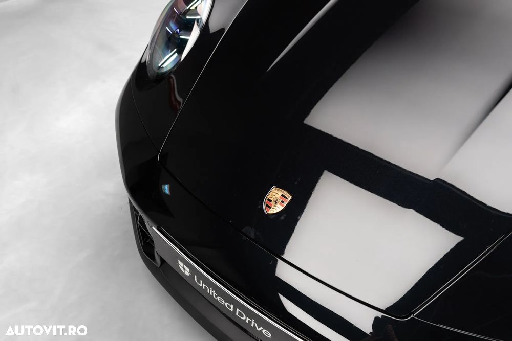 Porsche 992 - 6