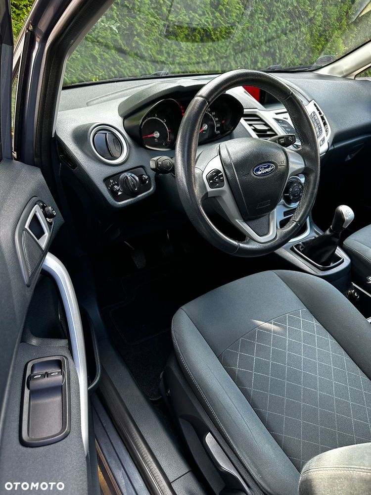 Ford Fiesta 1.25 Ambiente - 26
