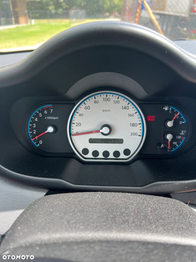 Hyundai i10 1.1 - 6