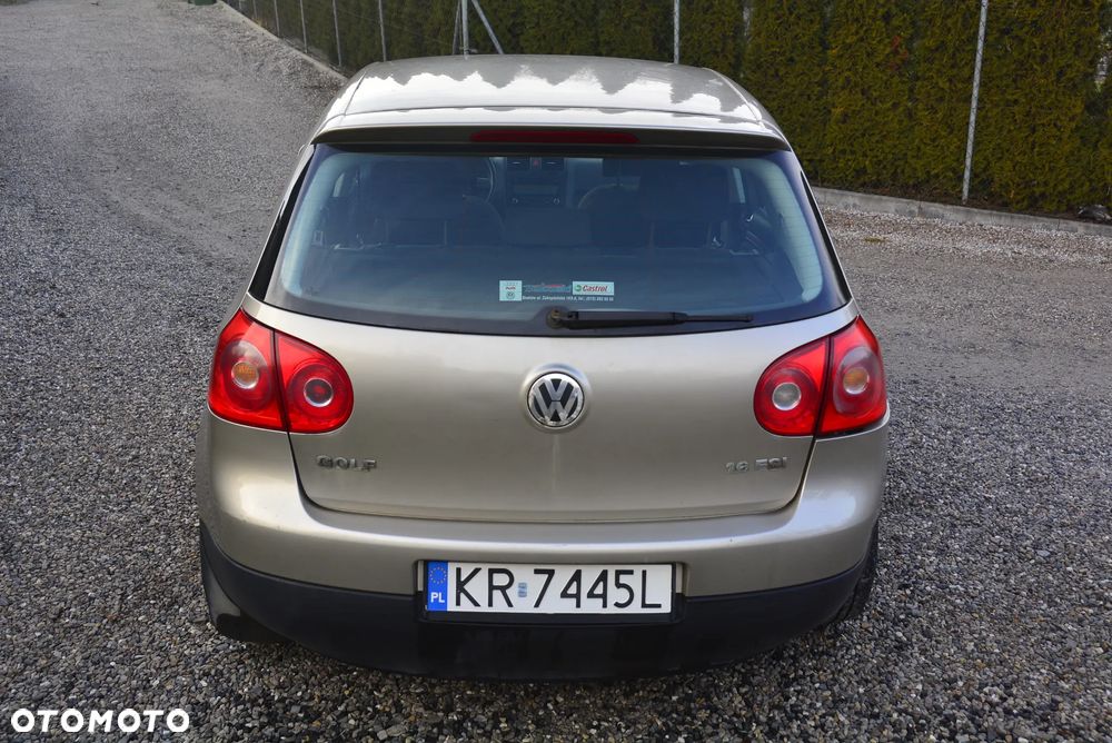 Volkswagen Golf 1.6 FSI Trendline - 4