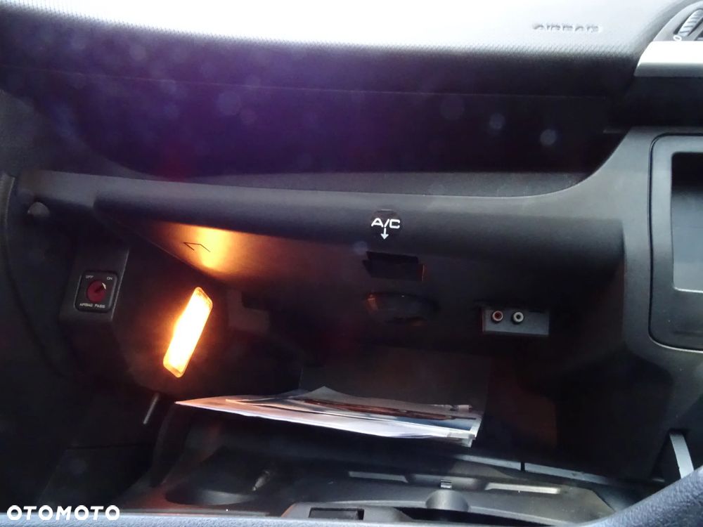 Peugeot 207 1.4 16V Sporty - 8