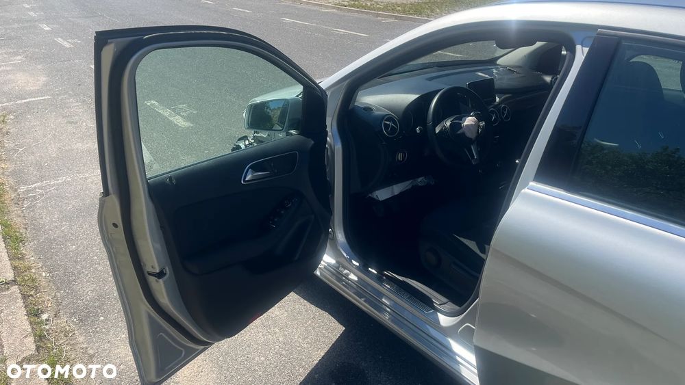 Mercedes-Benz Klasa B 180 BlueEFFICIENCY Edition - 9