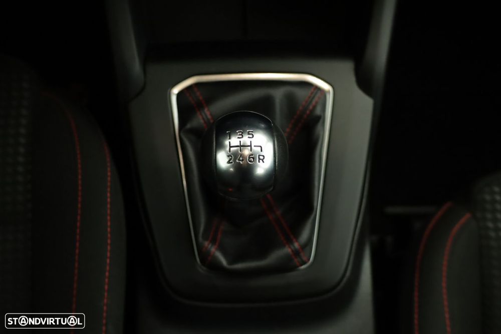 Ford Focus 1.0 EcoBoost MHEV ST-Line - 13