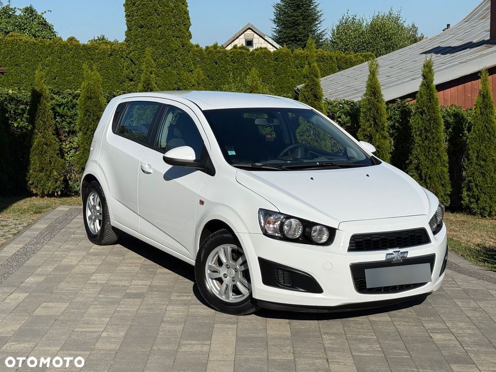 Chevrolet Aveo 1.2 - 8