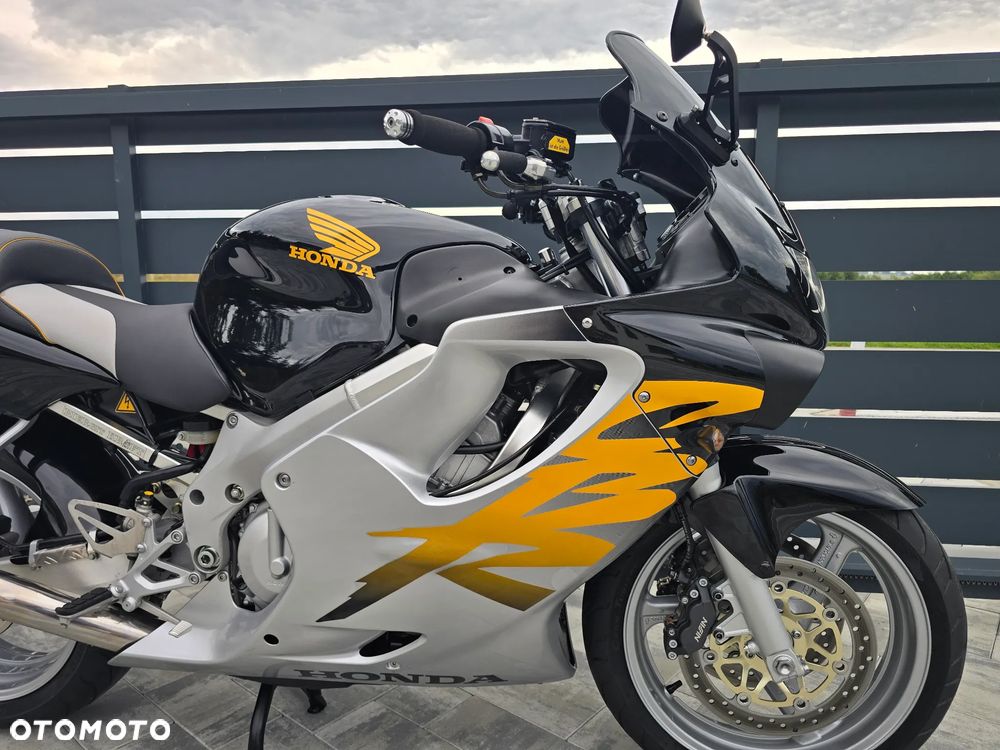 Honda CBR - 17