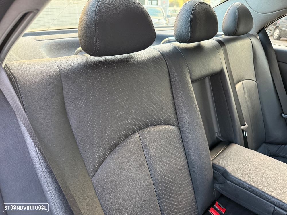 Mercedes-Benz E 270 - 23