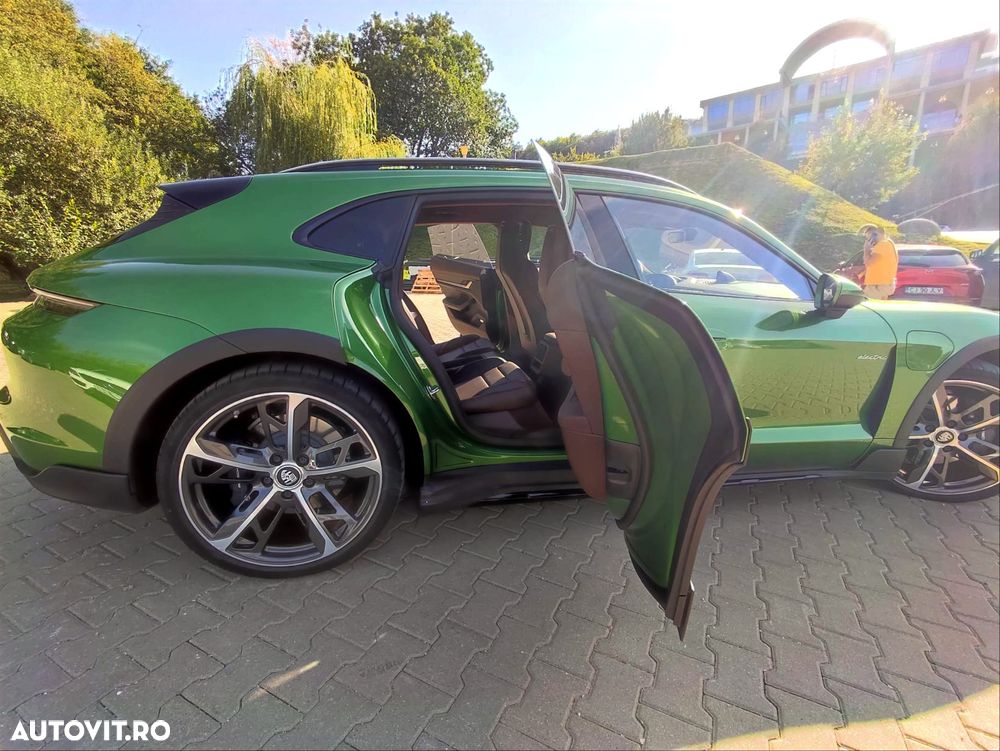 Porsche Taycan - 6
