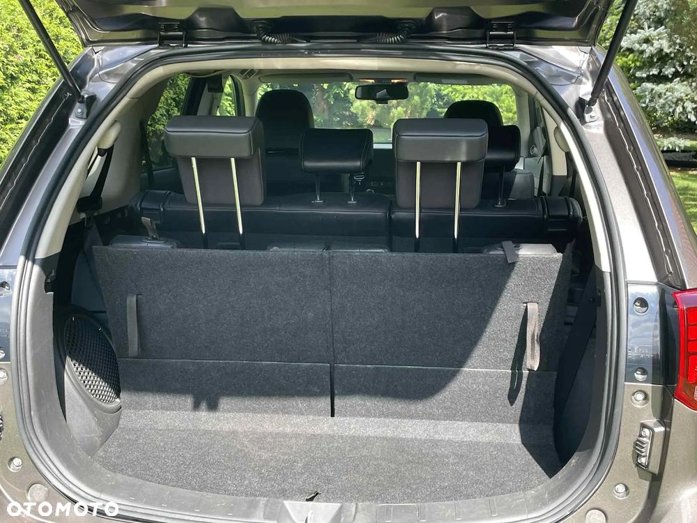 Mitsubishi Outlander 2.0 Instyle Navi 4WD CVT - 17