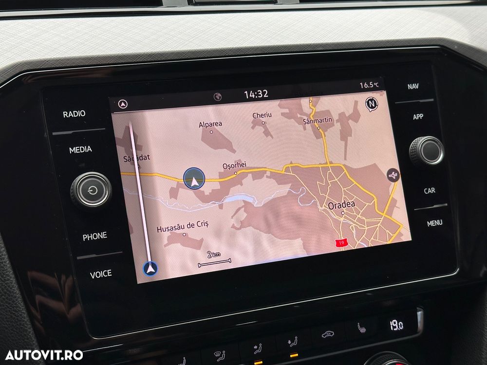 Volkswagen Passat 2.0 TDI SCR DSG Business - 16