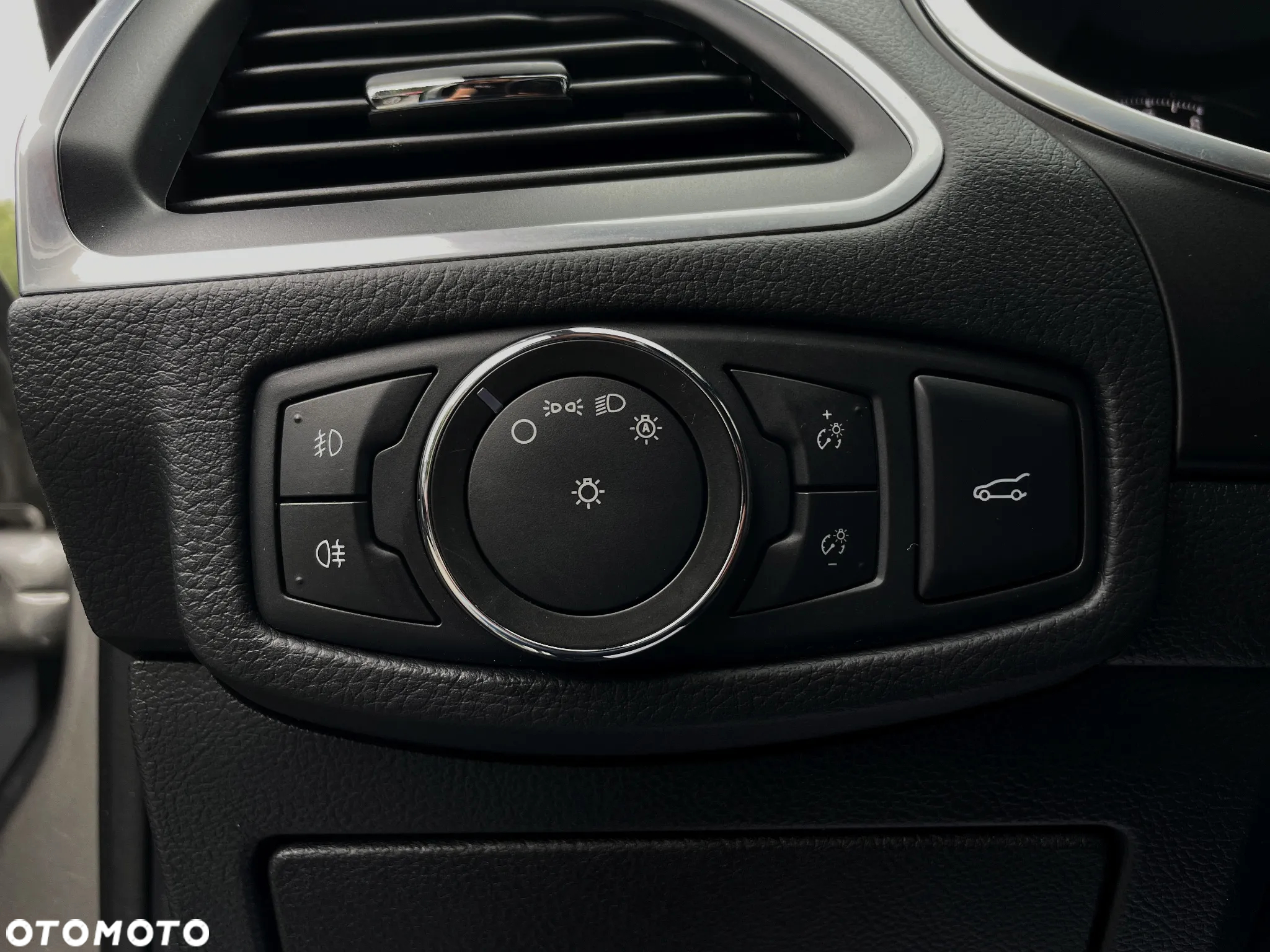 Ford S-Max 2.0 EcoBoost Titanium - 32