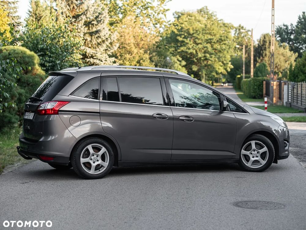 Ford Grand C-MAX - 12