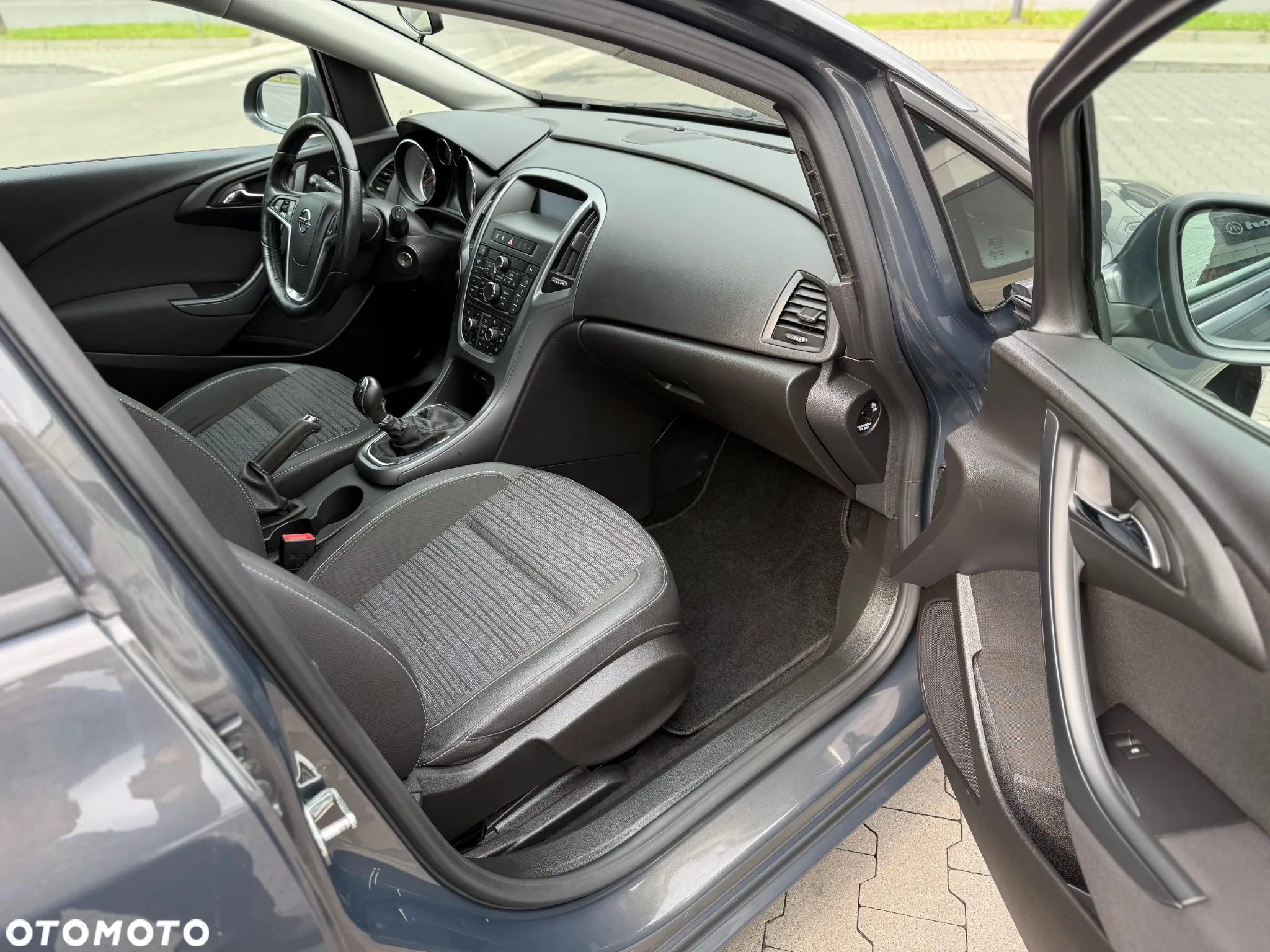 Opel Astra 1.6 Sports Tourer - 12