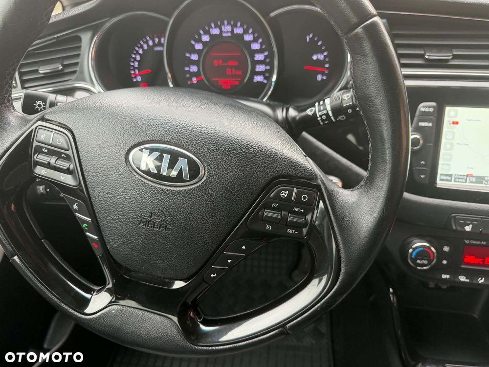 Kia Ceed 1.4 CVVT Dream-Team Edition - 16