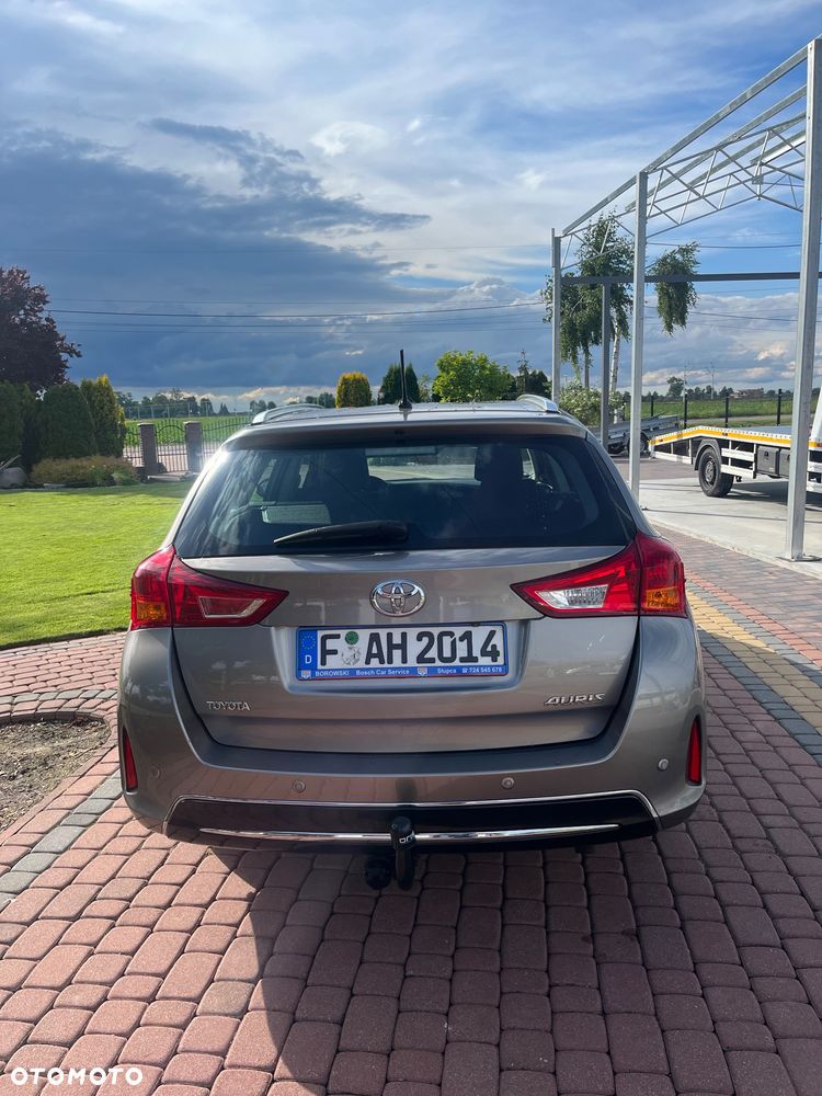 Toyota Auris 1.6 Valvematic Executive - 3