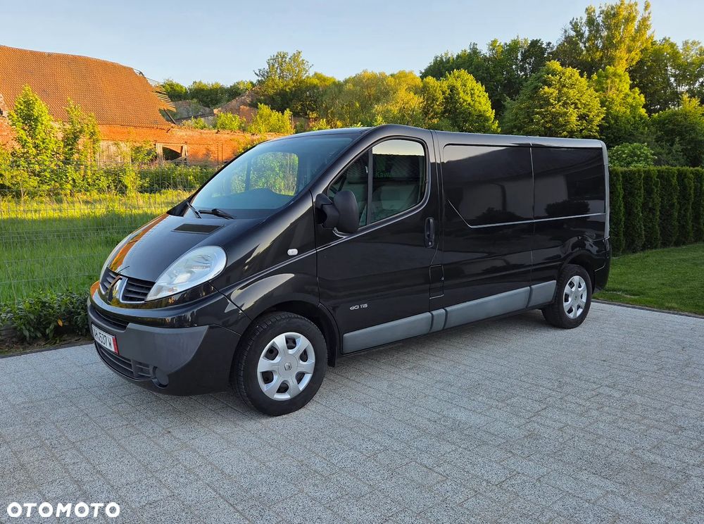 Renault TRAFIC - 2