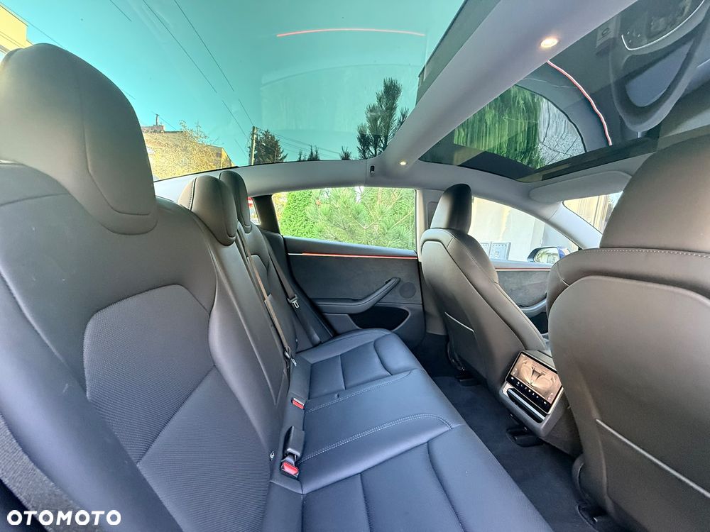 Tesla Model 3 Performance AWD - 32
