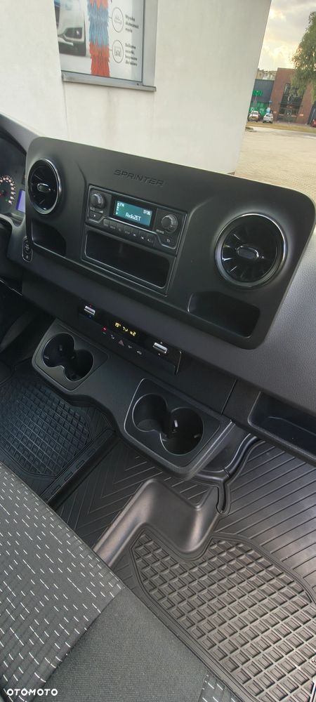 Mercedes-Benz Sprinter - 17