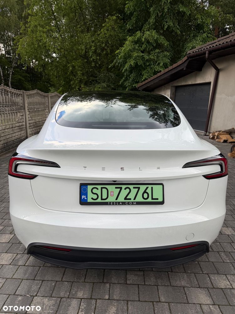 Tesla Model 3 - 3