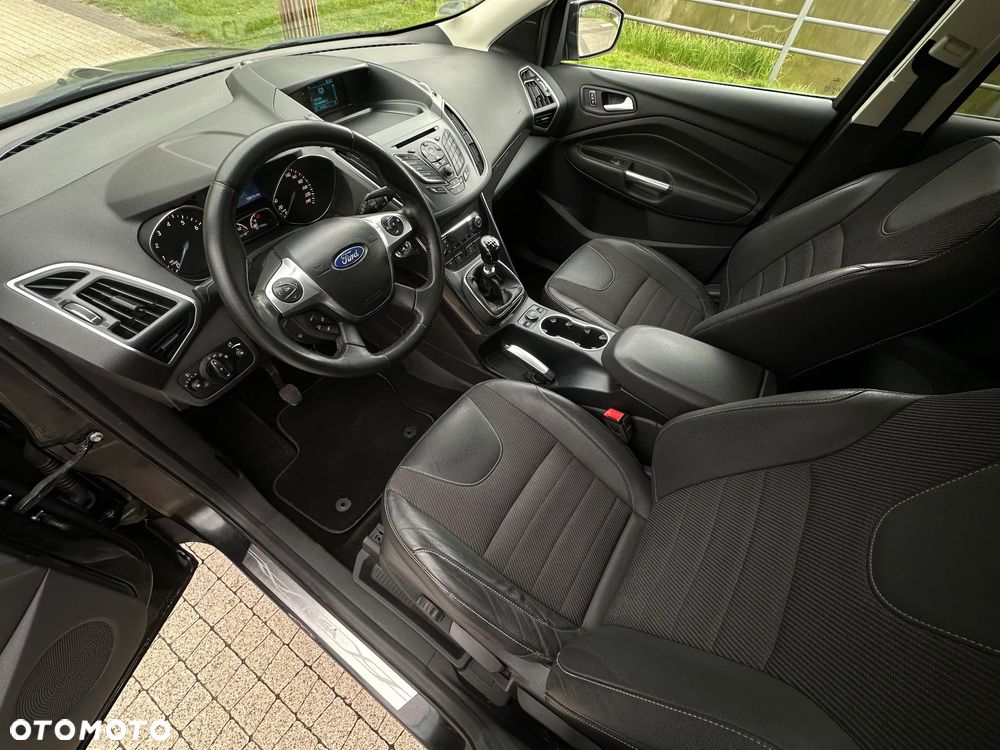 Ford Kuga 1.6 EcoBoost 2x4 Titanium - 11