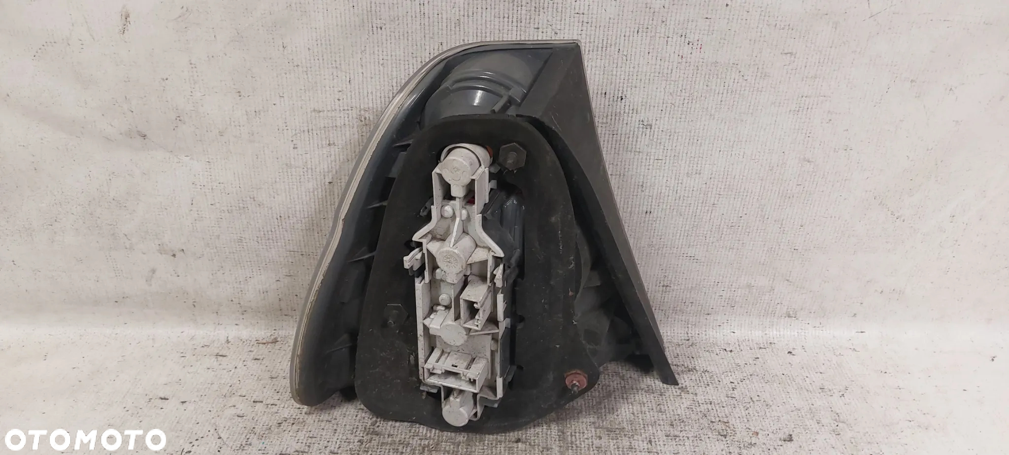 .  TYL TYLNA LAMPA PRAWA BMW E46 COMPACT - 4