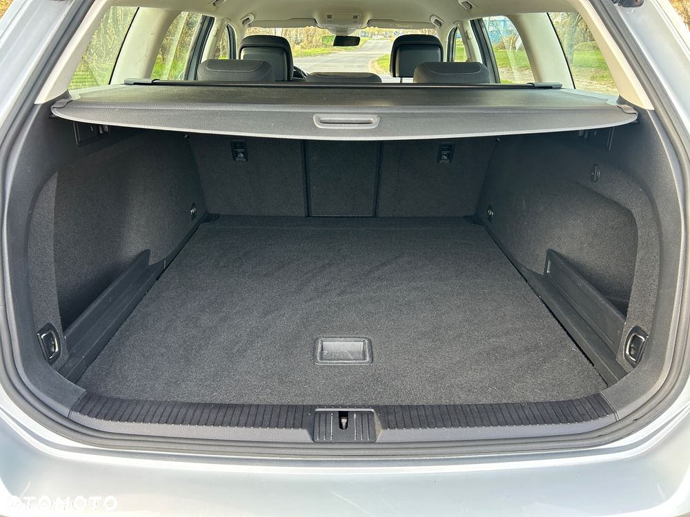 Volkswagen Passat 2.0 TDI SCR Comfortline - 25