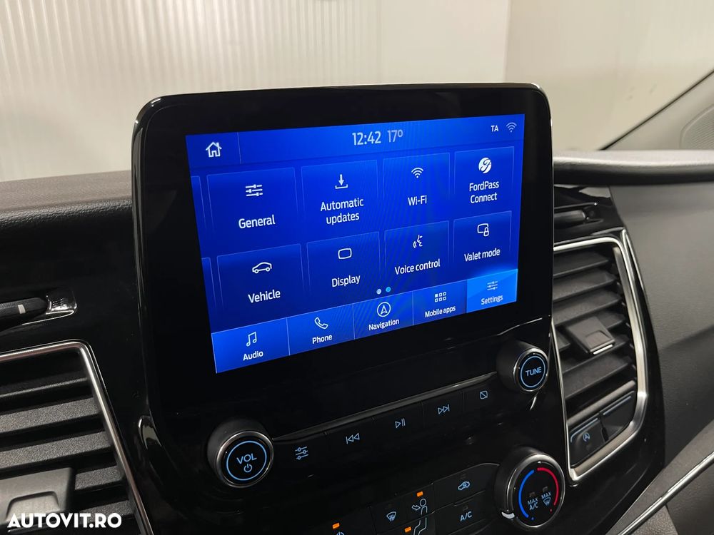 Ford Tourneo Custom Bus 320 2.0 EcoBlue 185 CP L2H1 Titanium Aut. - 21