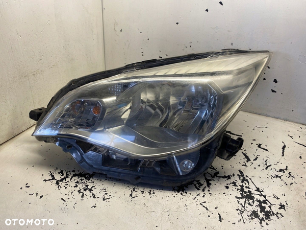 TOYOTA VERSO S LAMPA LEWY PRZÓD