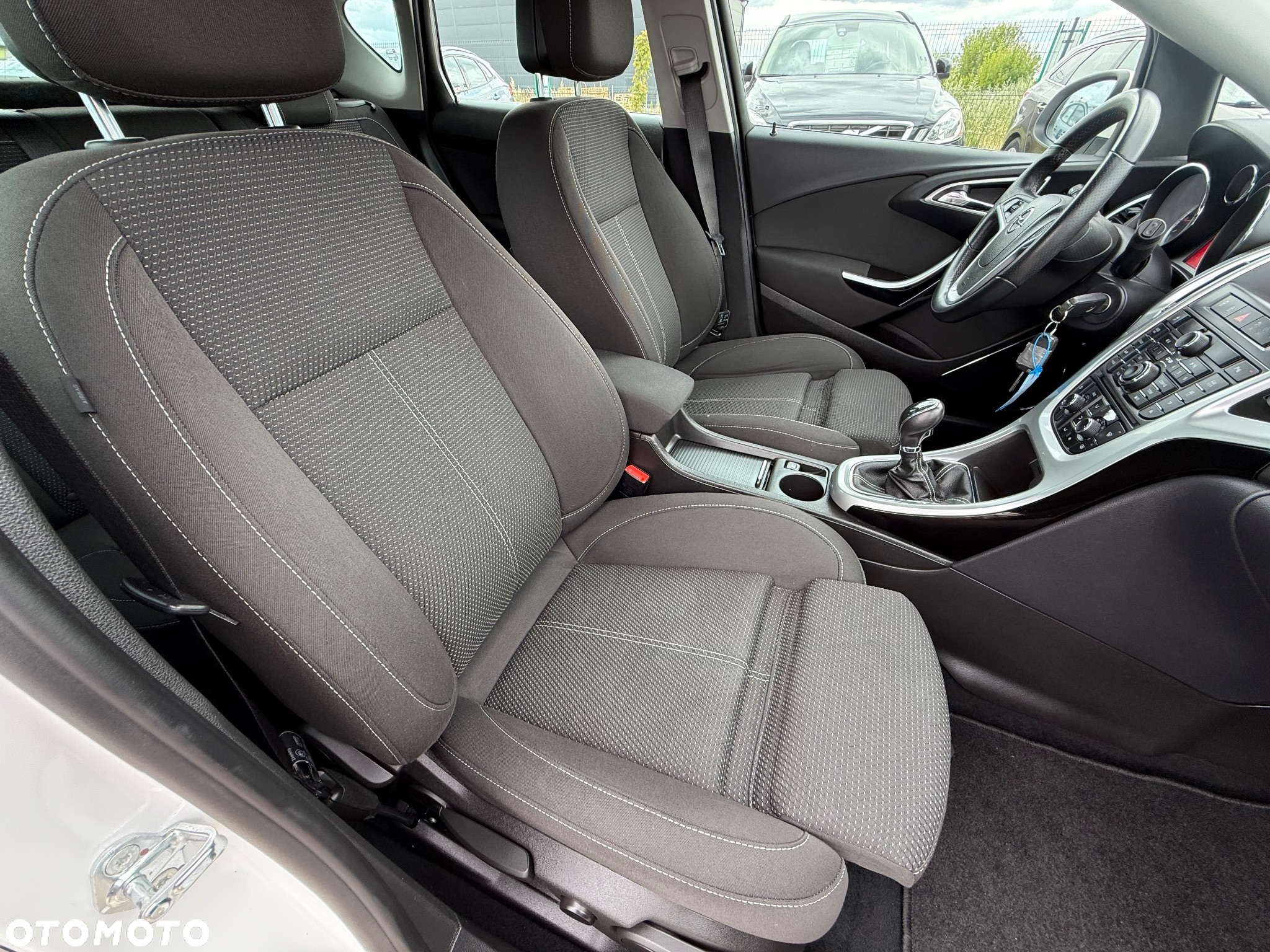 Opel Astra 1.4 Turbo Cosmo - 25
