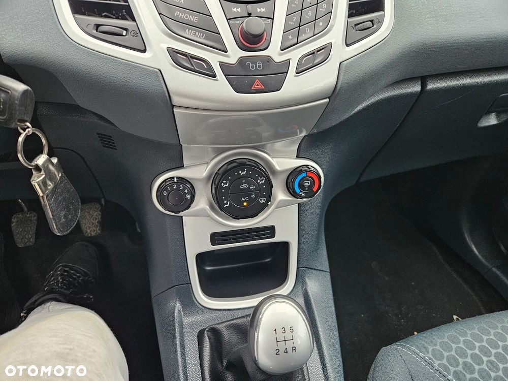 Ford Fiesta 1.4 Champions Edition - 21