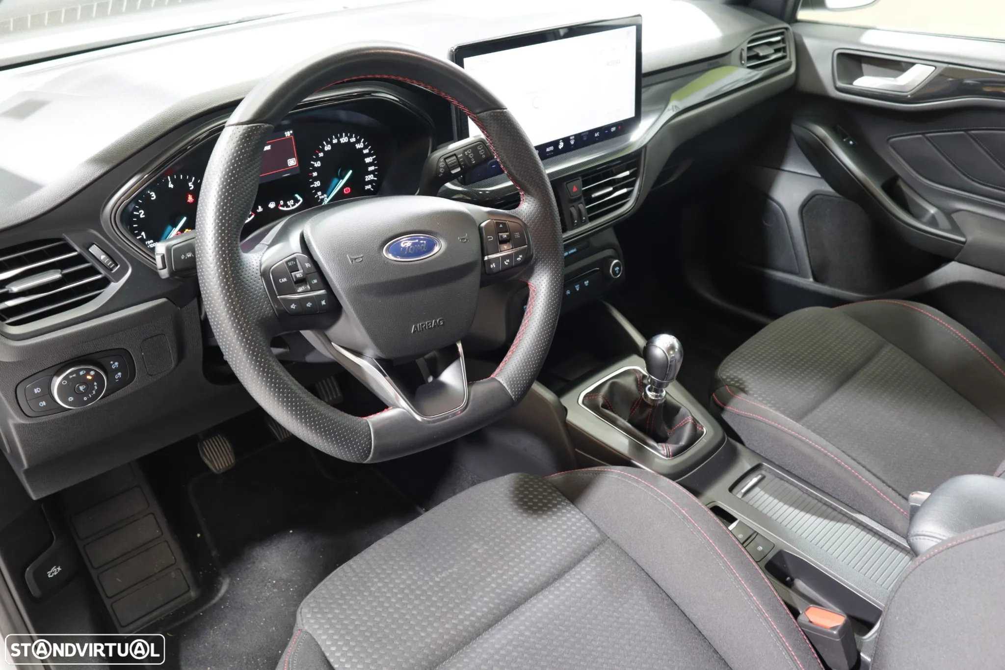 Ford Focus 1.0 EcoBoost MHEV ST-Line - 12