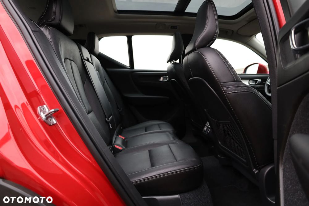 Volvo XC 40 D4 AWD Geartronic R-Design - 23