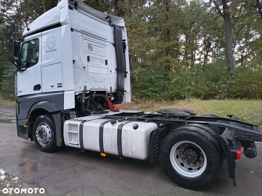 Mercedes-Benz Actros - 7