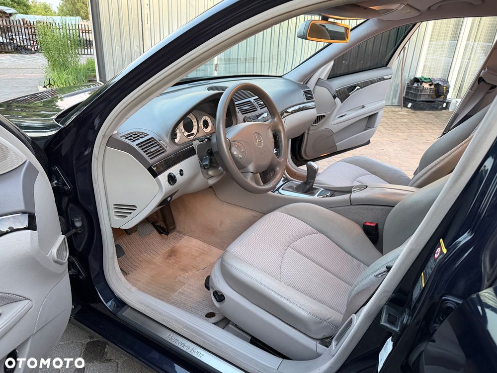 Mercedes-Benz Klasa E 240 Avantgarde - 11