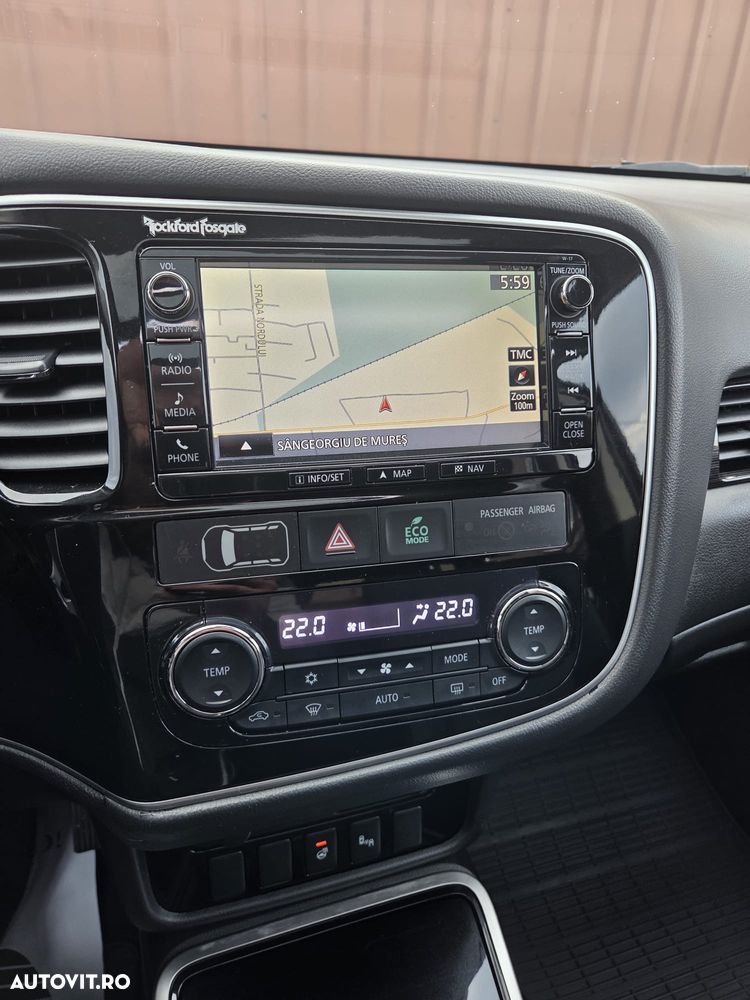 Mitsubishi Outlander 2.2 DI-D 4WD Automatik Top - 37