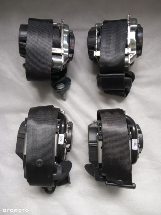 Opel Corsa F pasy bezpieczeństwa - 2