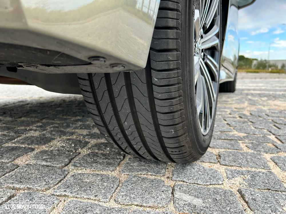 Toyota Corolla 1.8 Hybrid Exclusive - 32