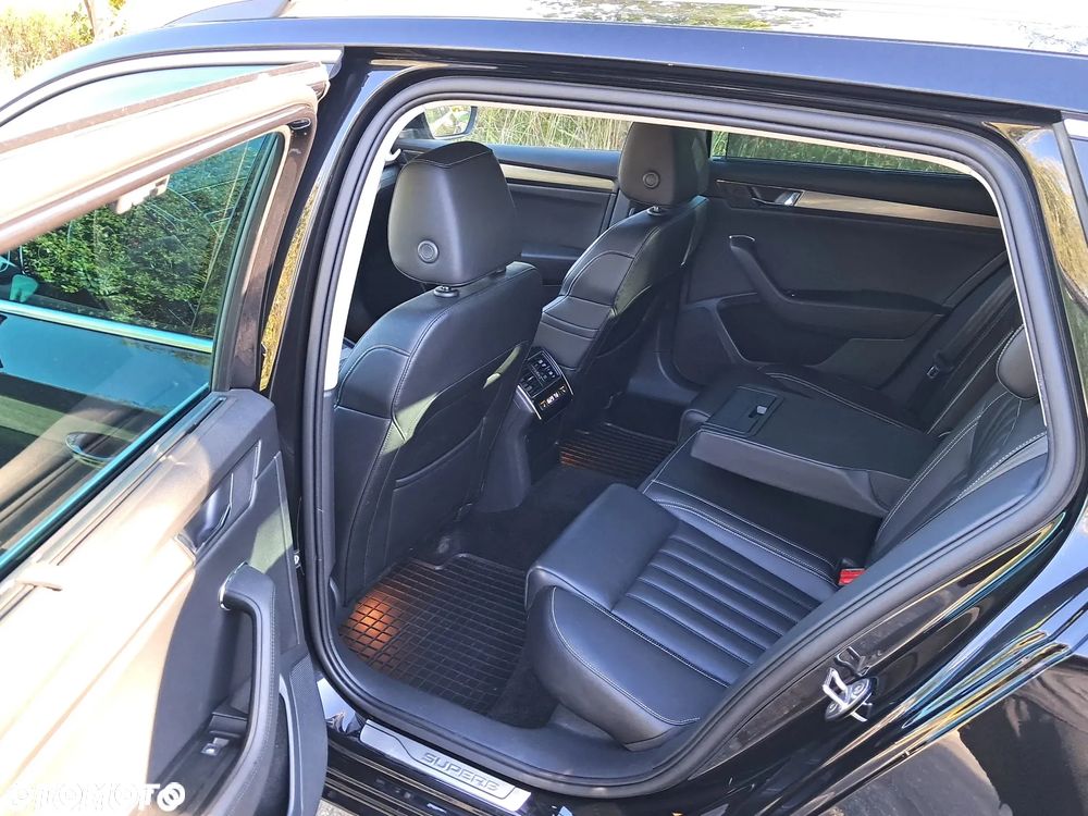 Skoda Superb 2.0 TDI DSG Ambition - 24