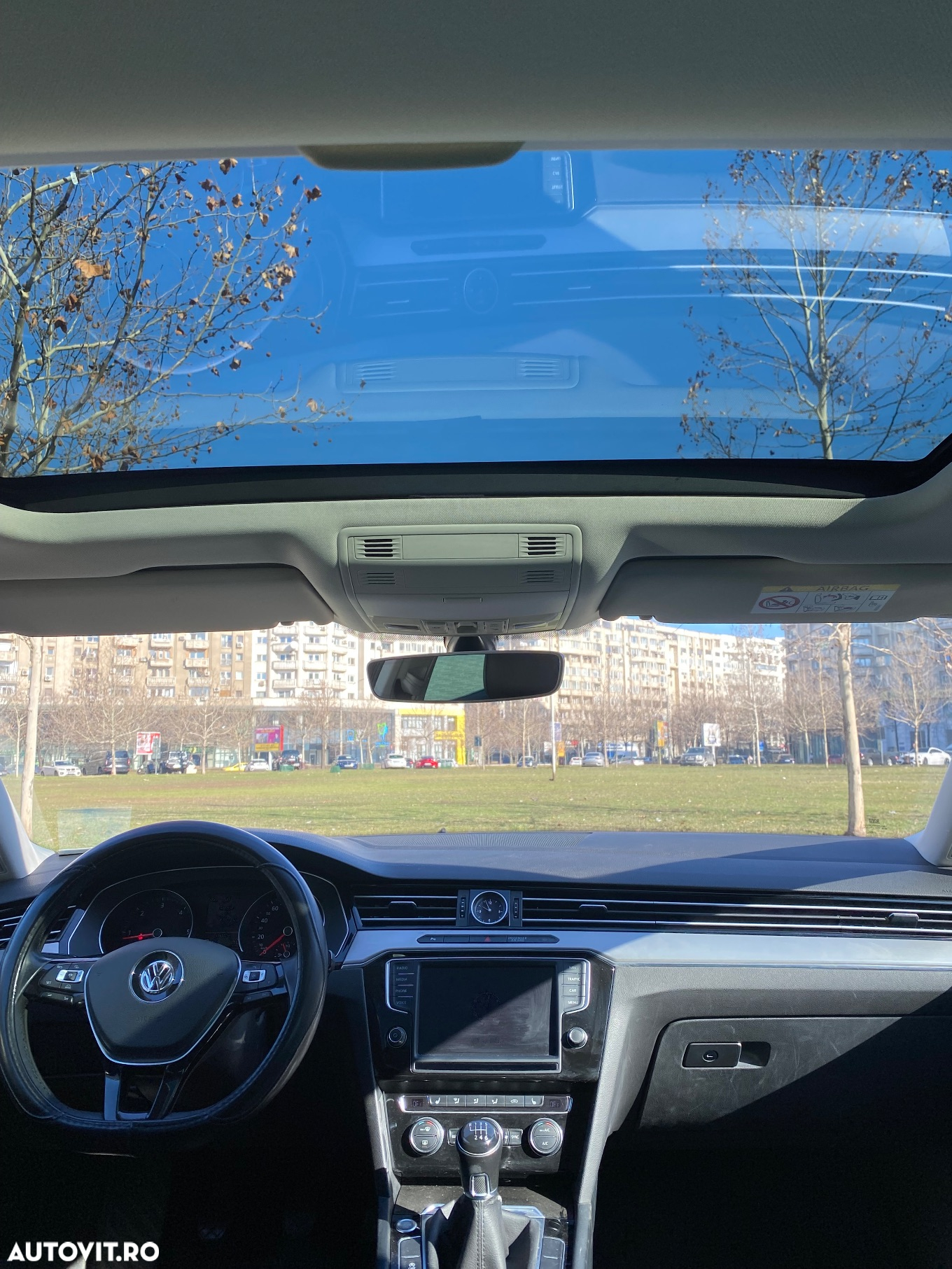 Volkswagen Passat 2.0 TDI Highline - 12