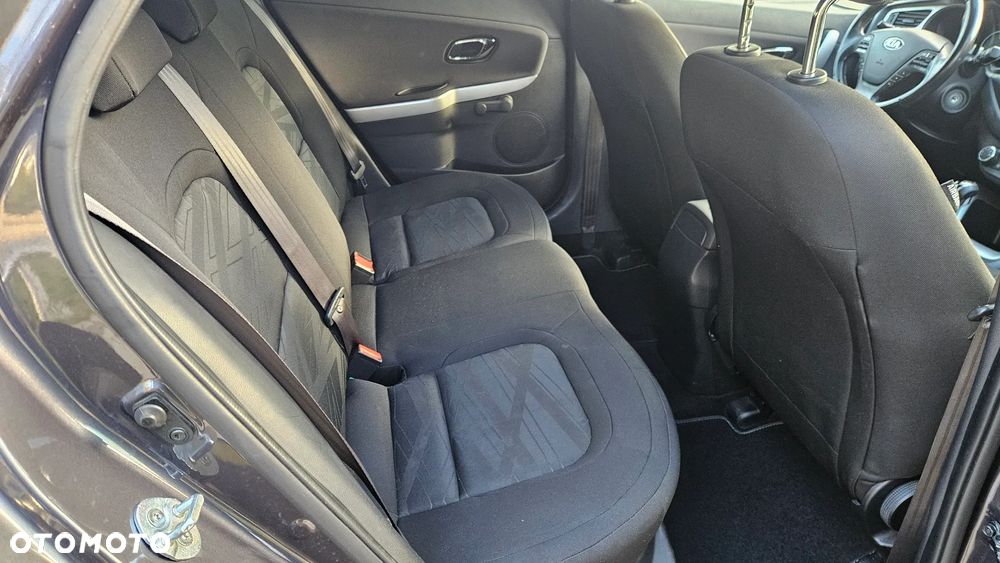 Kia Ceed - 8