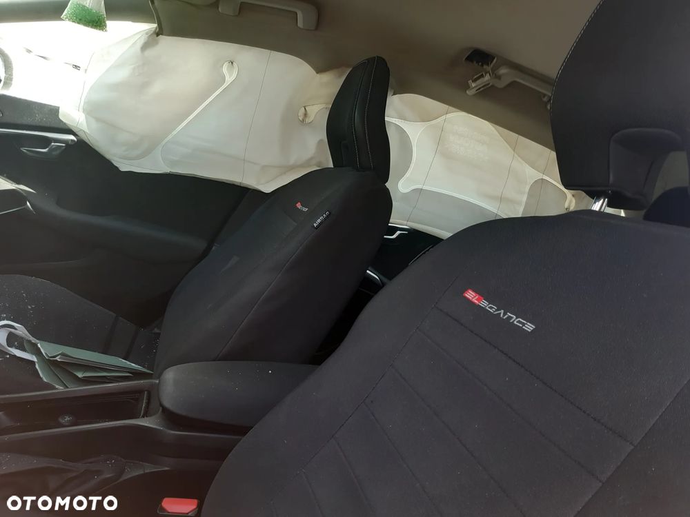 Volvo V40 T3 Momentum - 8