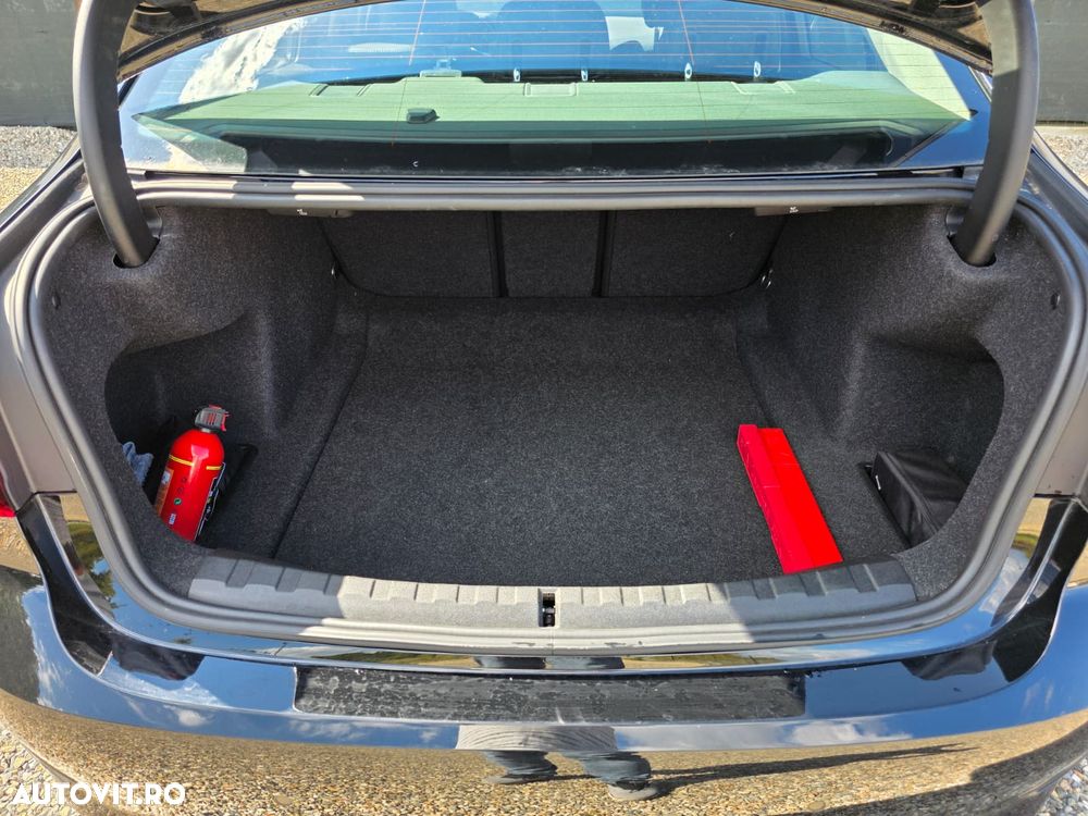 BMW Seria 3 320d xDrive AT MHEV - 12