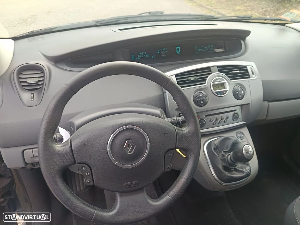 Renault Scénic 1.5 dCi Dynamique S - 15