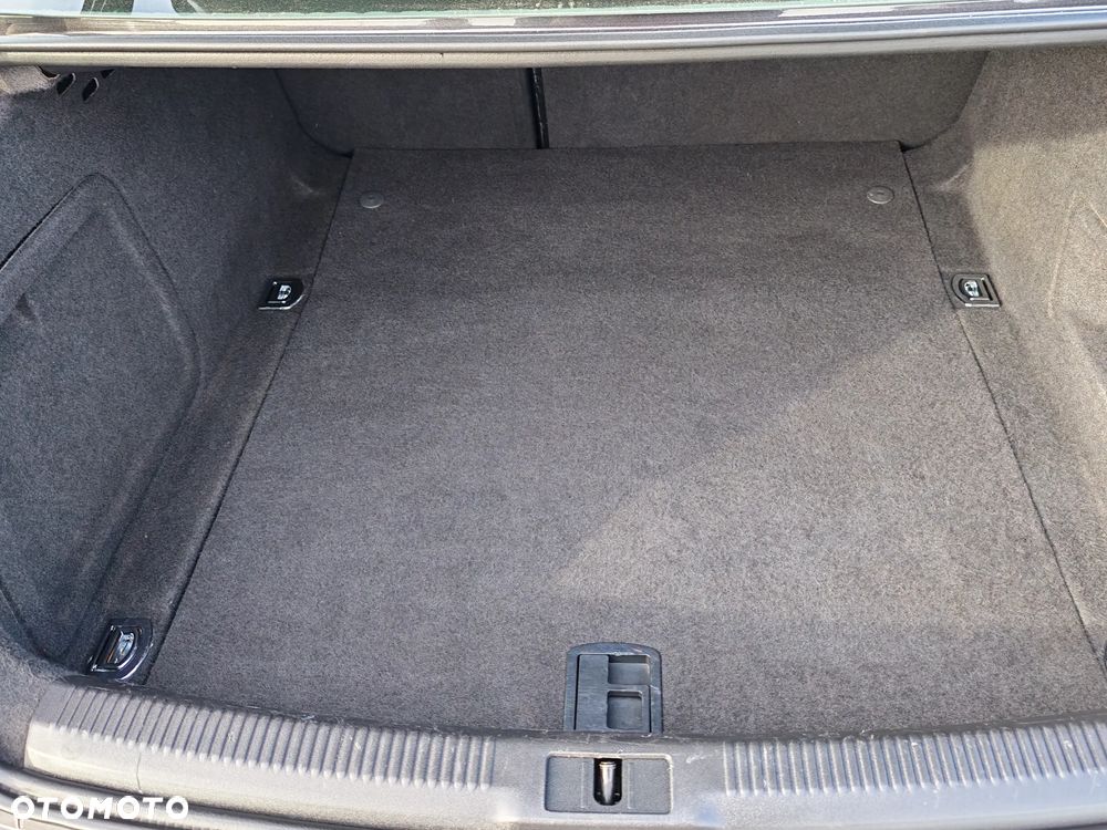 Audi A4 Limousine - 25